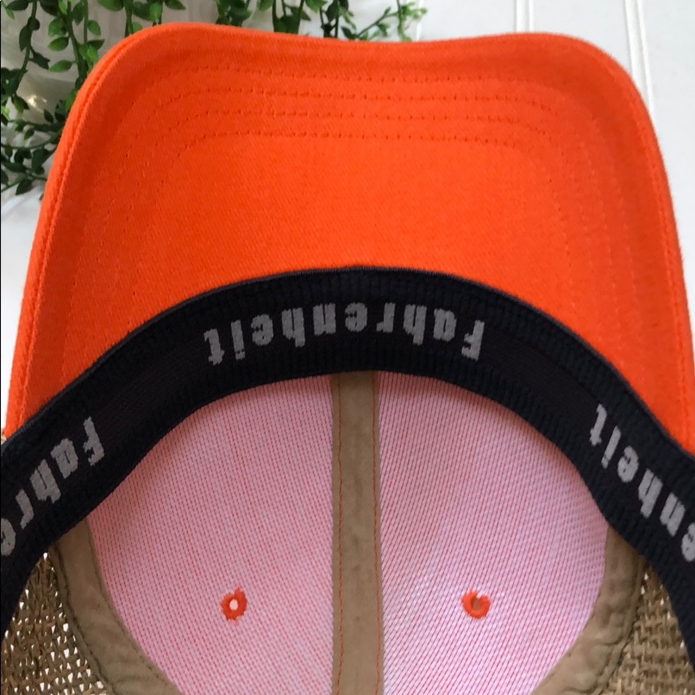 Fahrenheit hat - Picture 6 of 8